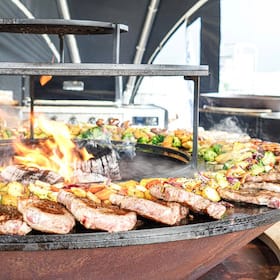 Feuer, Fleisch & Bier - Die Kunst des Grillens mit Bier