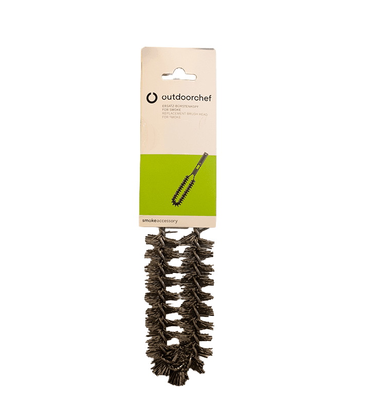 Outdoorchef Ersatzbürstenkopf für die Smoke-Reinigungsbürste in der Originalverpackung. Der Bürstenkopf besteht aus robusten Metallborsten und ist als Ersatzteil für die Reinigung von Smokern und Grills vorgesehen. Freigestellt auf weißem Hintergrund.