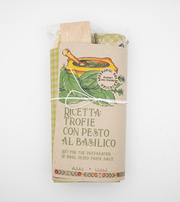 Verpacktes italienisches Nudel-Set "Ricetta: Trofie con Pesto al Basilico" mit Mörser-Illustration und weißer Kordel.
